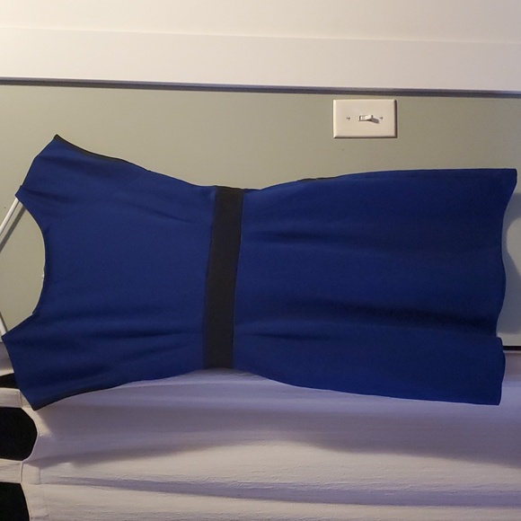 Monteau dress - Picture 2 of 4